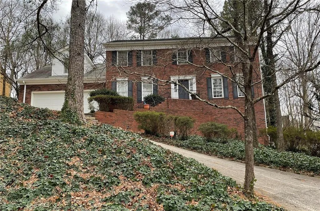 535 Calaveras Drive, Sandy Springs, Georgia 30350, 5 Bedrooms Bedrooms, ,4 BathroomsBathrooms,Residential,Sold,535 Calaveras Drive,6836375