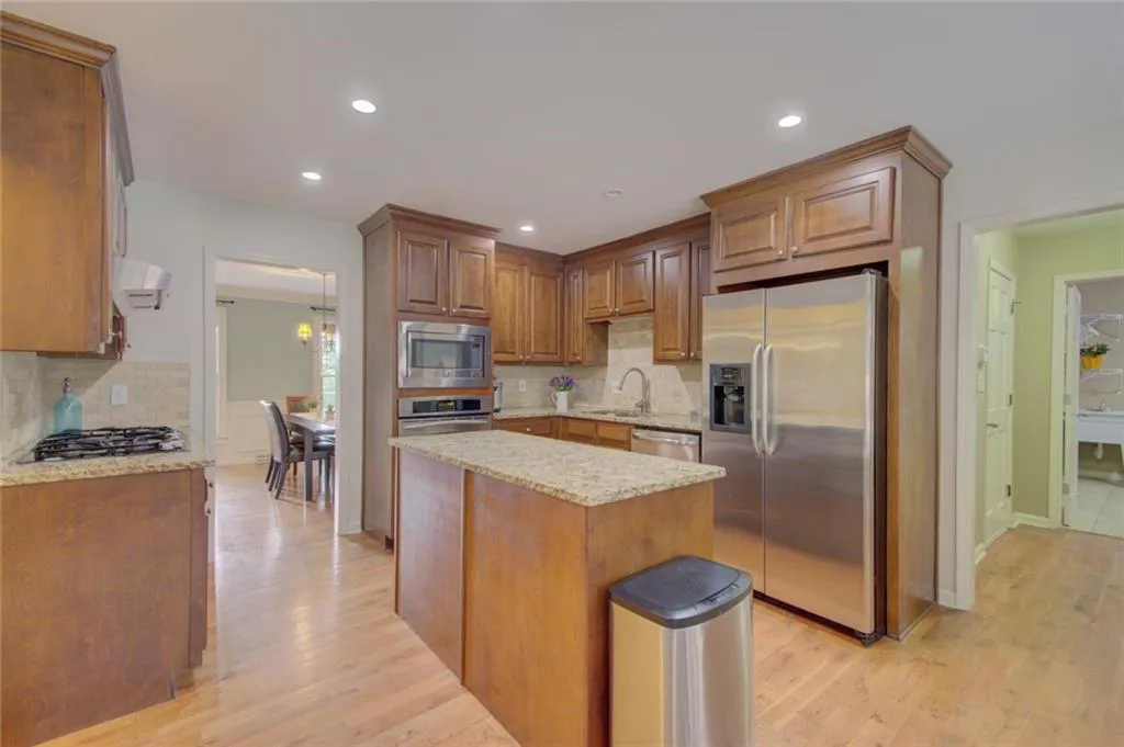 535 Calaveras Drive, Sandy Springs, Georgia 30350, 5 Bedrooms Bedrooms, ,4 BathroomsBathrooms,Residential,Sold,535 Calaveras Drive,6836375