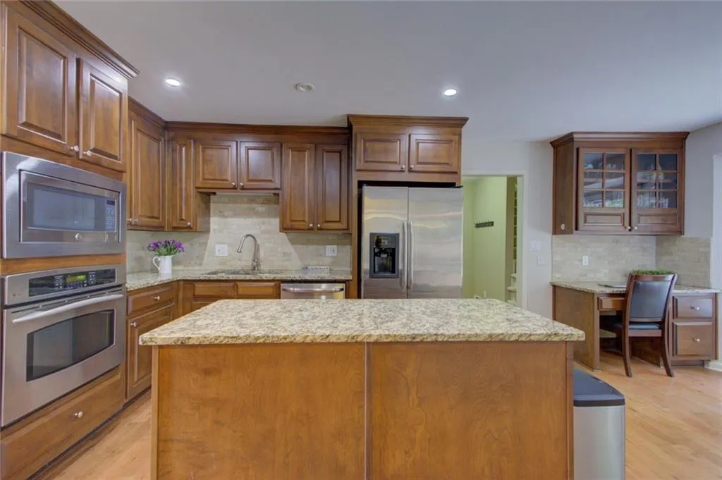 535 Calaveras Drive, Sandy Springs, Georgia 30350, 5 Bedrooms Bedrooms, ,4 BathroomsBathrooms,Residential,Sold,535 Calaveras Drive,6836375