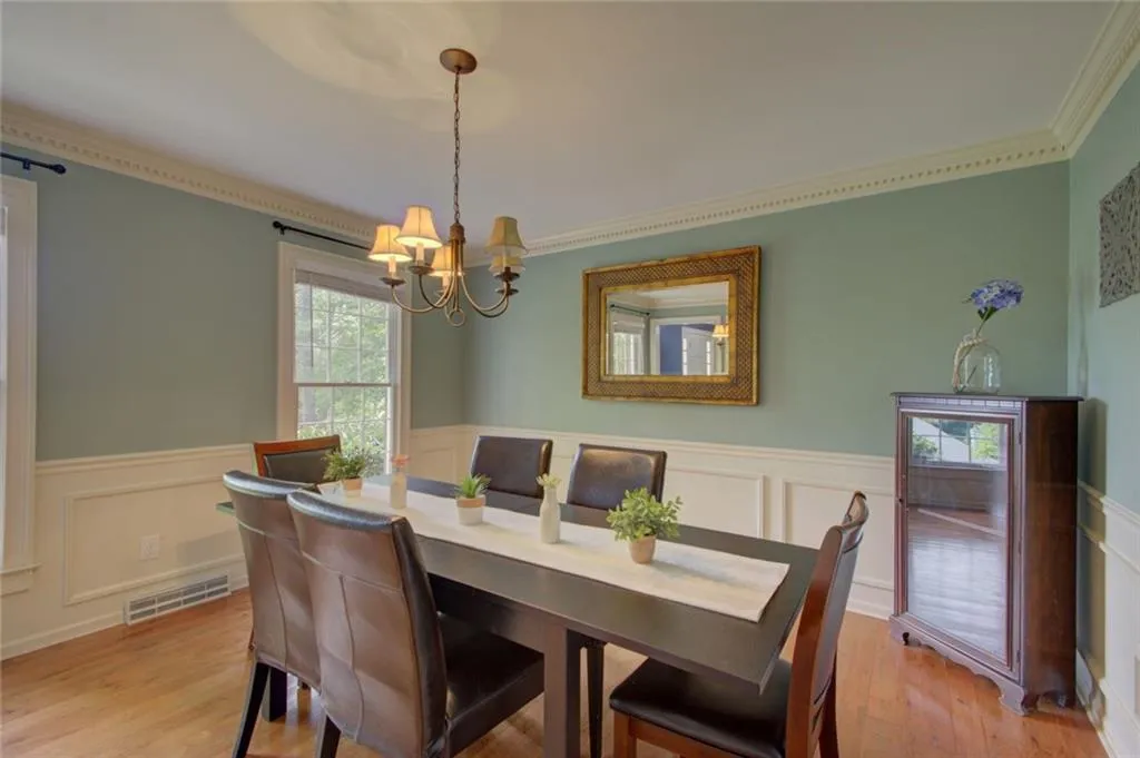 535 Calaveras Drive, Sandy Springs, Georgia 30350, 5 Bedrooms Bedrooms, ,4 BathroomsBathrooms,Residential,Sold,535 Calaveras Drive,6836375