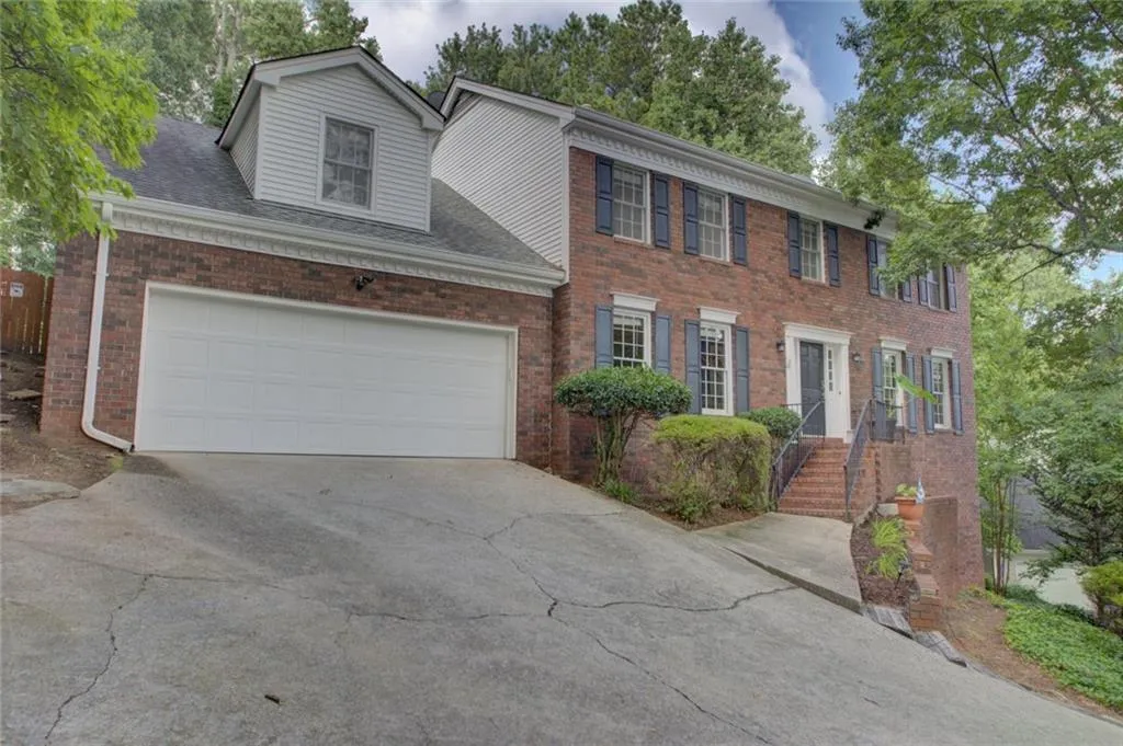 535 Calaveras Drive, Sandy Springs, Georgia 30350, 5 Bedrooms Bedrooms, ,4 BathroomsBathrooms,Residential,Sold,535 Calaveras Drive,6836375