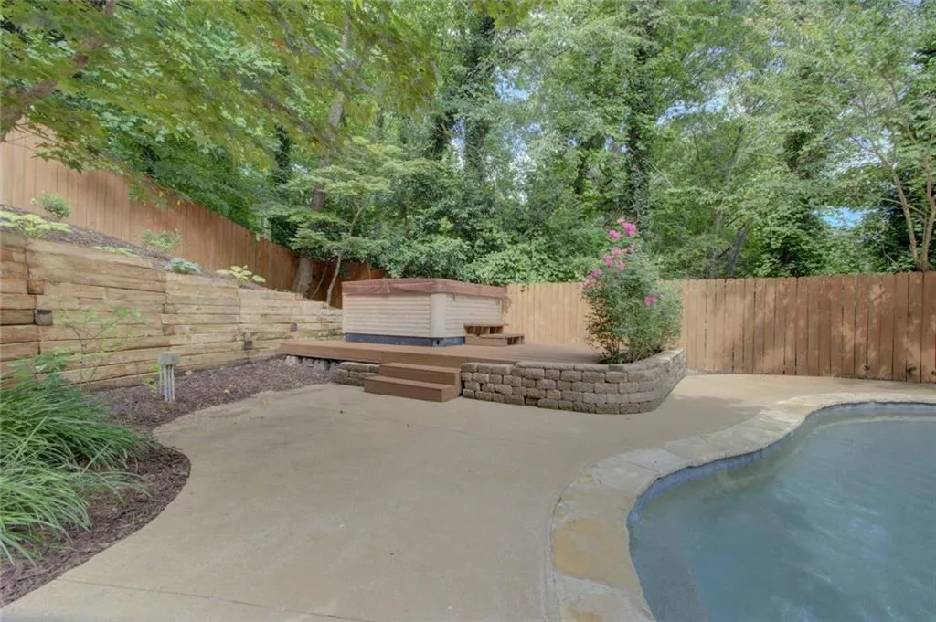 535 Calaveras Drive, Sandy Springs, Georgia 30350, 5 Bedrooms Bedrooms, ,4 BathroomsBathrooms,Residential,Sold,535 Calaveras Drive,6836375