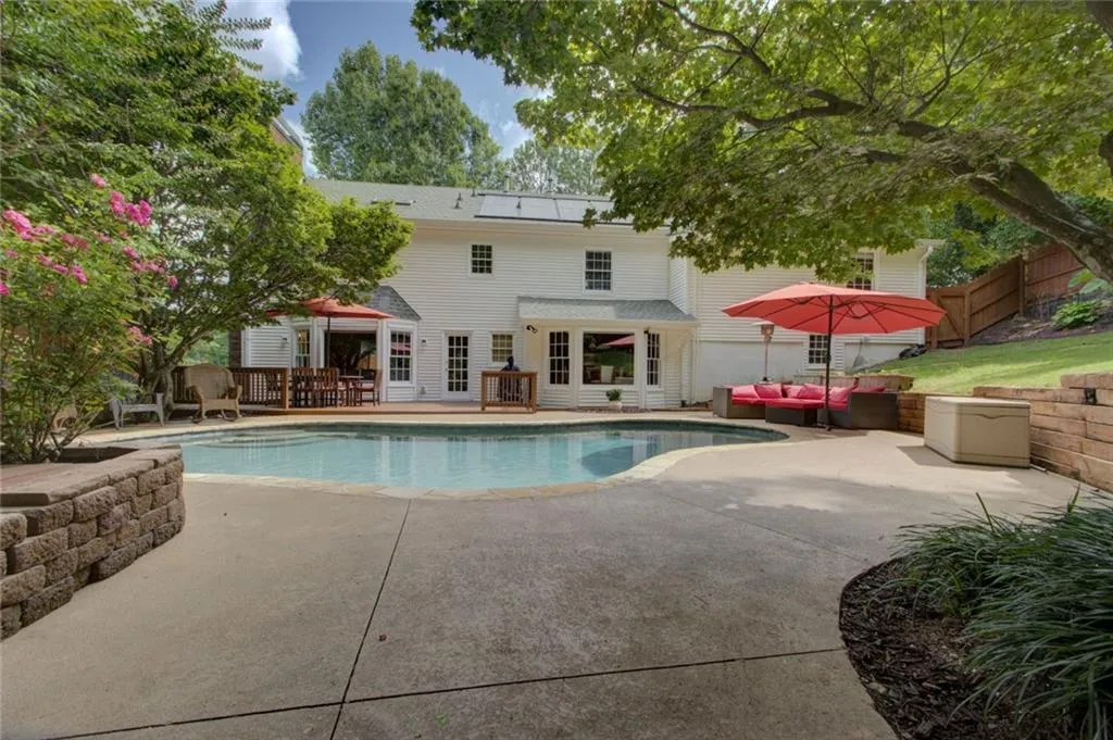 535 Calaveras Drive, Sandy Springs, Georgia 30350, 5 Bedrooms Bedrooms, ,4 BathroomsBathrooms,Residential,Sold,535 Calaveras Drive,6836375