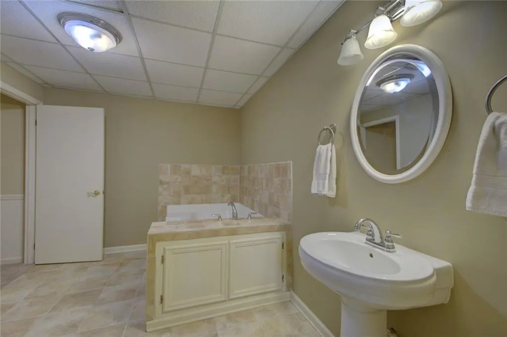 535 Calaveras Drive, Sandy Springs, Georgia 30350, 5 Bedrooms Bedrooms, ,4 BathroomsBathrooms,Residential,Sold,535 Calaveras Drive,6836375