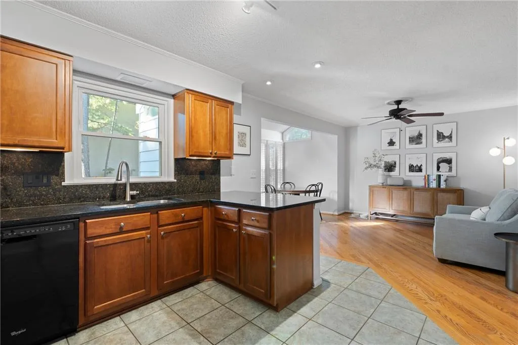 1702 Defoors Walk Nw, Atlanta, Georgia 30318, 2 Bedrooms Bedrooms, ,2 BathroomsBathrooms,Residential,For Sale,1702 Defoors Walk Nw,7655303 1702 Defoors Walk Nw, Atlanta, Georgia 30318, 2 Bedrooms Bedrooms, ,2 BathroomsBathrooms,Residential,For Sale,1702 Defoors Walk Nw,7655303