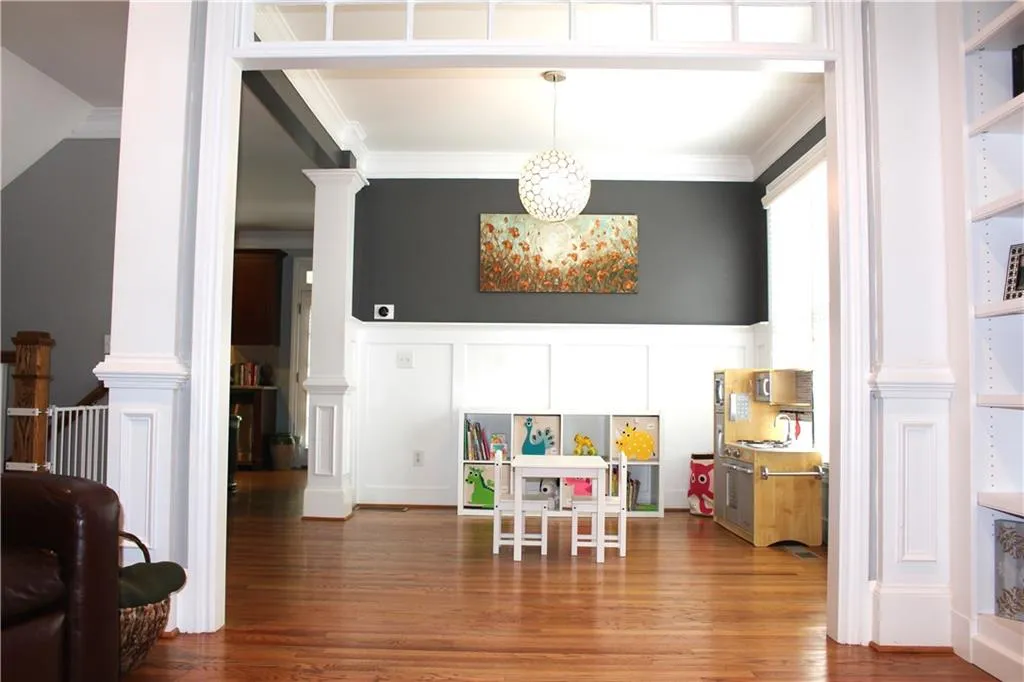 2141 Parkview Lane, Atlanta, Georgia 30318, 4 Bedrooms Bedrooms, ,3 BathroomsBathrooms,Residential,Sold,2141 Parkview Lane,5737373