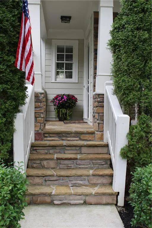 2141 Parkview Lane, Atlanta, Georgia 30318, 4 Bedrooms Bedrooms, ,3 BathroomsBathrooms,Residential,Sold,2141 Parkview Lane,5737373