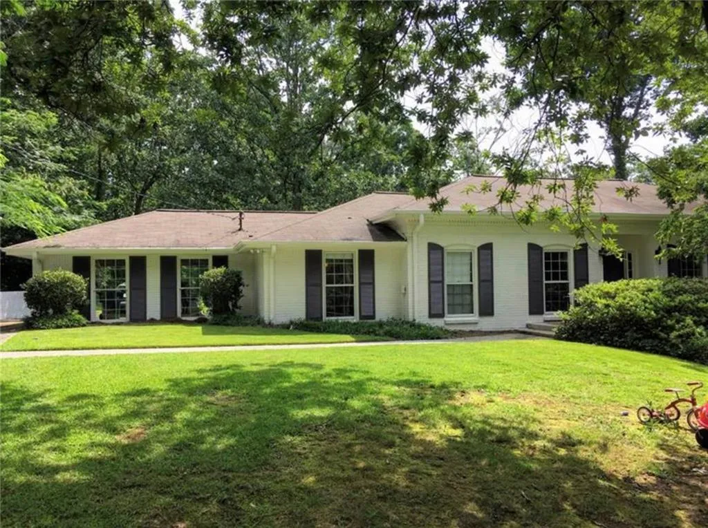 5425 Mount Vernon Parkway, Sandy Springs, Georgia 30327, 3 Bedrooms Bedrooms, ,2 BathroomsBathrooms,Residential,Sold,5425 Mount Vernon Parkway,6566129