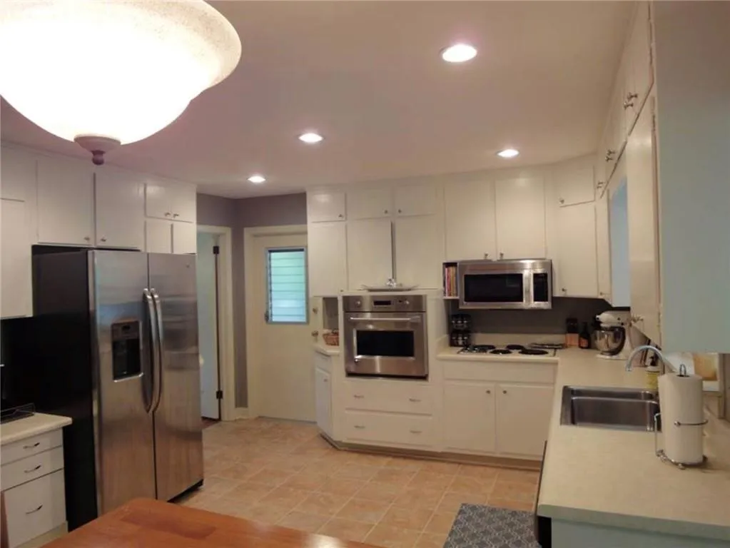 5425 Mount Vernon Parkway, Sandy Springs, Georgia 30327, 3 Bedrooms Bedrooms, ,2 BathroomsBathrooms,Residential,Sold,5425 Mount Vernon Parkway,6566129