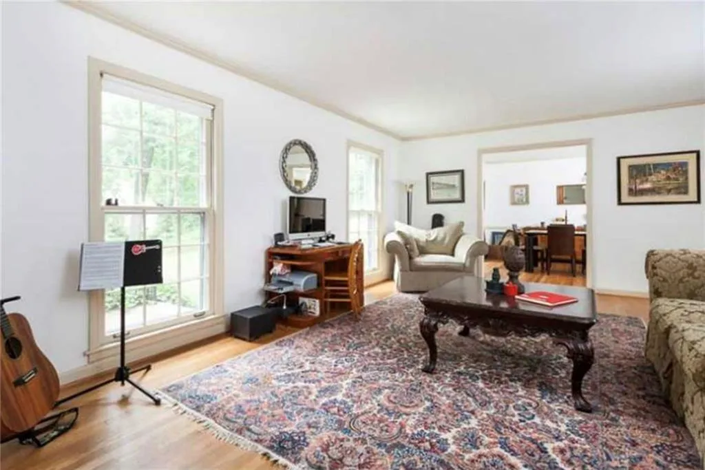 5425 Mount Vernon Parkway, Sandy Springs, Georgia 30327, 3 Bedrooms Bedrooms, ,2 BathroomsBathrooms,Residential,Sold,5425 Mount Vernon Parkway,6566129