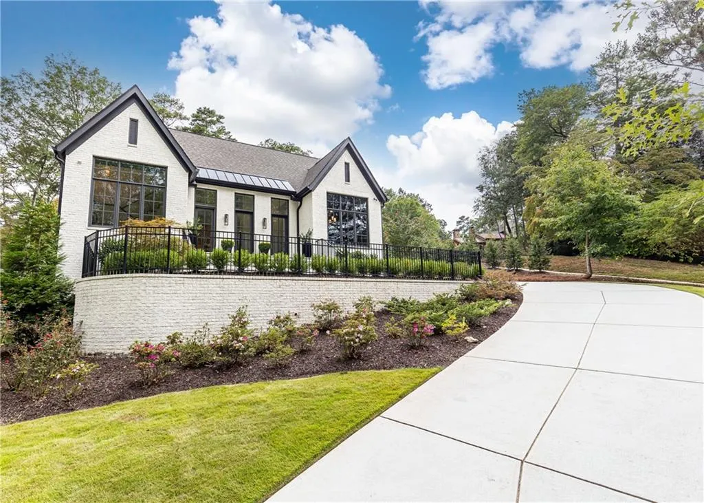 4900 Lake Forrest Drive, Atlanta, Georgia 30342, 4 Bedrooms Bedrooms, ,4 BathroomsBathrooms,Residential,Sold,4900 Lake Forrest Drive,7463640 4900 Lake Forrest Drive, Atlanta, Georgia 30342, 4 Bedrooms Bedrooms, ,4 BathroomsBathrooms,Residential,Sold,4900 Lake Forrest Drive,7463640