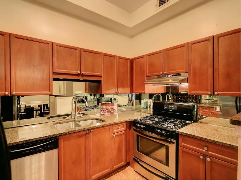 4244 River Green Drive Nw Unit 103, Atlanta, Georgia 30327, 3 Bedrooms Bedrooms, ,2 BathroomsBathrooms,Residential,Sold,4244 River Green Drive Nw Unit 103,5629920