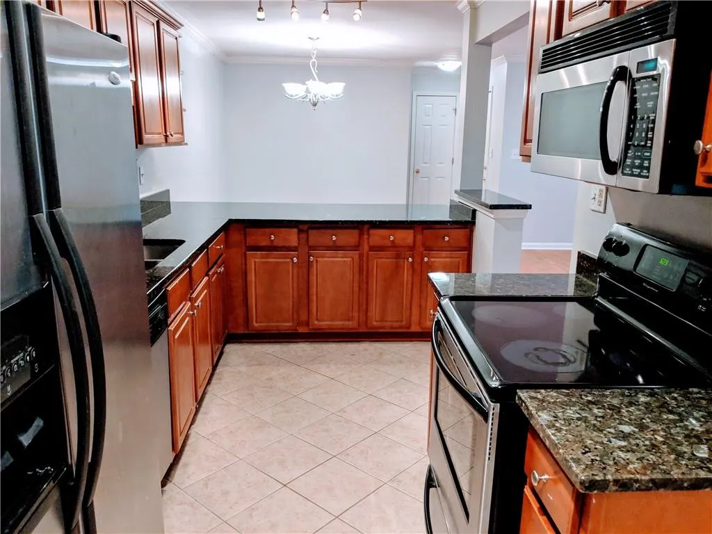 605 Brighton Point, Sandy Springs, Georgia 30328, 2 Bedrooms Bedrooms, ,2 BathroomsBathrooms,Residential,Sold,605 Brighton Point,6642106