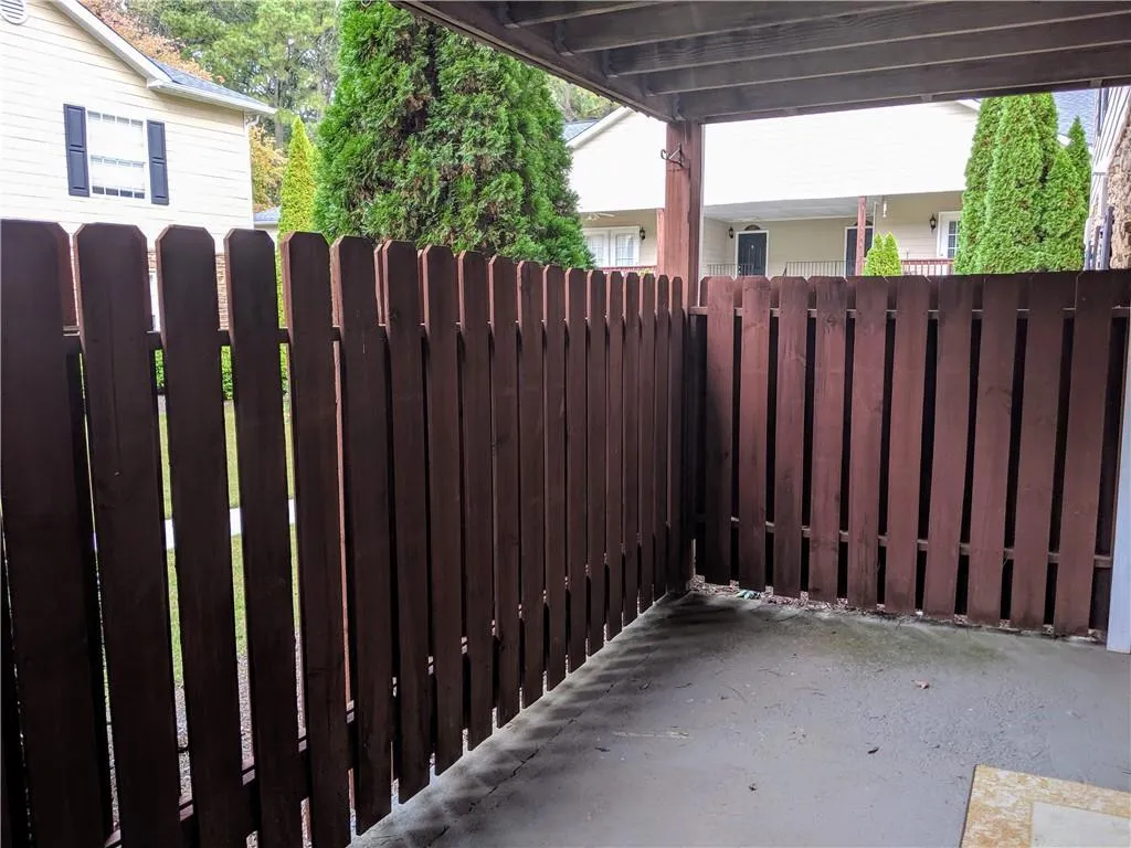 605 Brighton Point, Sandy Springs, Georgia 30328, 2 Bedrooms Bedrooms, ,2 BathroomsBathrooms,Residential,Sold,605 Brighton Point,6642106