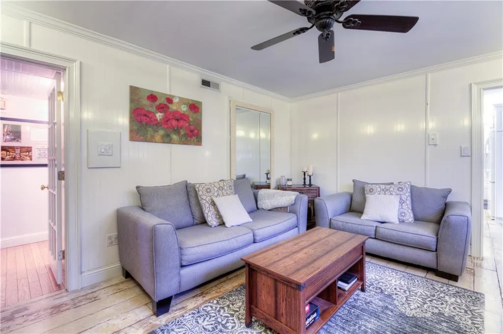 5400 Roswell Road Unit D4, Atlanta, Georgia 30342, 3 Bedrooms Bedrooms, ,2 BathroomsBathrooms,Residential,Sold,5400 Roswell Road Unit D4,5968070