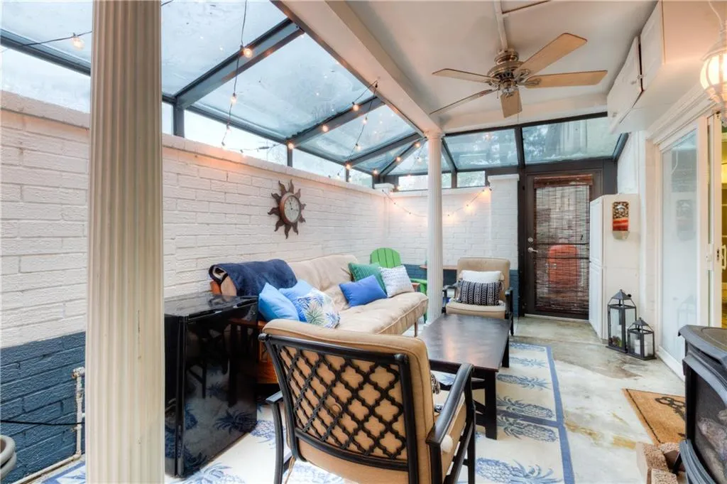 5400 Roswell Road Unit D4, Atlanta, Georgia 30342, 3 Bedrooms Bedrooms, ,2 BathroomsBathrooms,Residential,Sold,5400 Roswell Road Unit D4,5968070