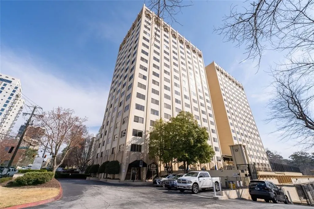 2479 Peachtree Road Ne Unit 912, Atlanta, Georgia 30305, 1 Bedroom Bedrooms, ,1 BathroomBathrooms,Residential,For Sale,2479 Peachtree Road Ne Unit 912,7541204
