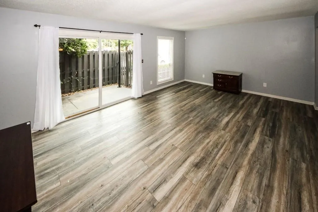 6851 Roswell Road Ne Unit F2, Atlanta, Georgia 30328, 2 Bedrooms Bedrooms, ,2 BathroomsBathrooms,Residential,Sold,6851 Roswell Road Ne Unit F2,6736466