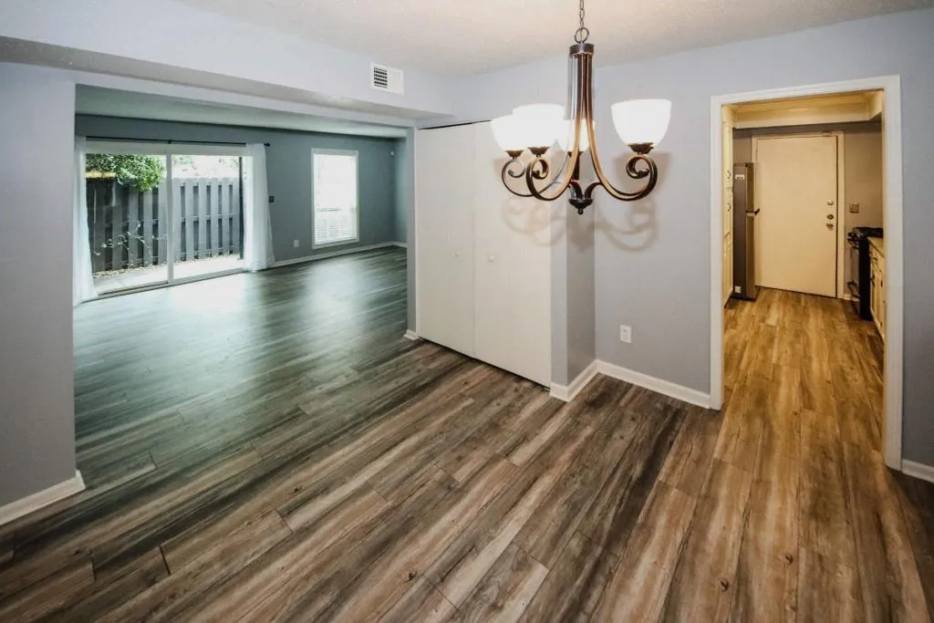 6851 Roswell Road Ne Unit F2, Atlanta, Georgia 30328, 2 Bedrooms Bedrooms, ,2 BathroomsBathrooms,Residential,Sold,6851 Roswell Road Ne Unit F2,6736466