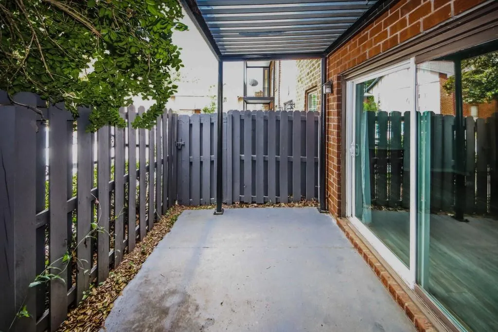 6851 Roswell Road Ne Unit F2, Atlanta, Georgia 30328, 2 Bedrooms Bedrooms, ,2 BathroomsBathrooms,Residential,Sold,6851 Roswell Road Ne Unit F2,6736466