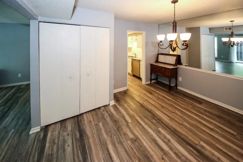 6851 Roswell Road Ne Unit F2, Atlanta, Georgia 30328, 2 Bedrooms Bedrooms, ,2 BathroomsBathrooms,Residential,Sold,6851 Roswell Road Ne Unit F2,6736466