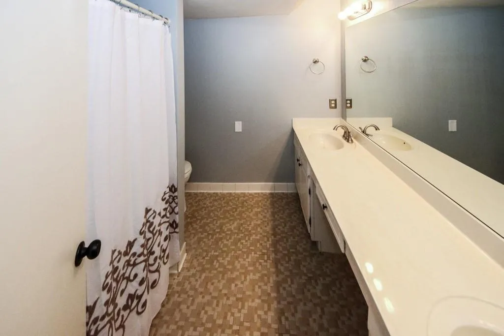 6851 Roswell Road Ne Unit F2, Atlanta, Georgia 30328, 2 Bedrooms Bedrooms, ,2 BathroomsBathrooms,Residential,Sold,6851 Roswell Road Ne Unit F2,6736466