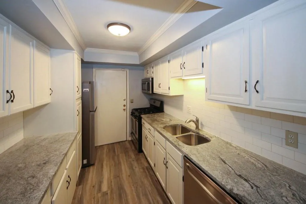 6851 Roswell Road Ne Unit F2, Atlanta, Georgia 30328, 2 Bedrooms Bedrooms, ,2 BathroomsBathrooms,Residential,Sold,6851 Roswell Road Ne Unit F2,6736466