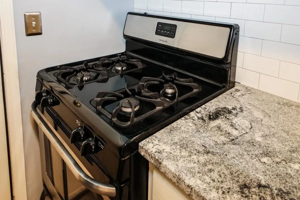 6851 Roswell Road Ne Unit F2, Atlanta, Georgia 30328, 2 Bedrooms Bedrooms, ,2 BathroomsBathrooms,Residential,Sold,6851 Roswell Road Ne Unit F2,6736466