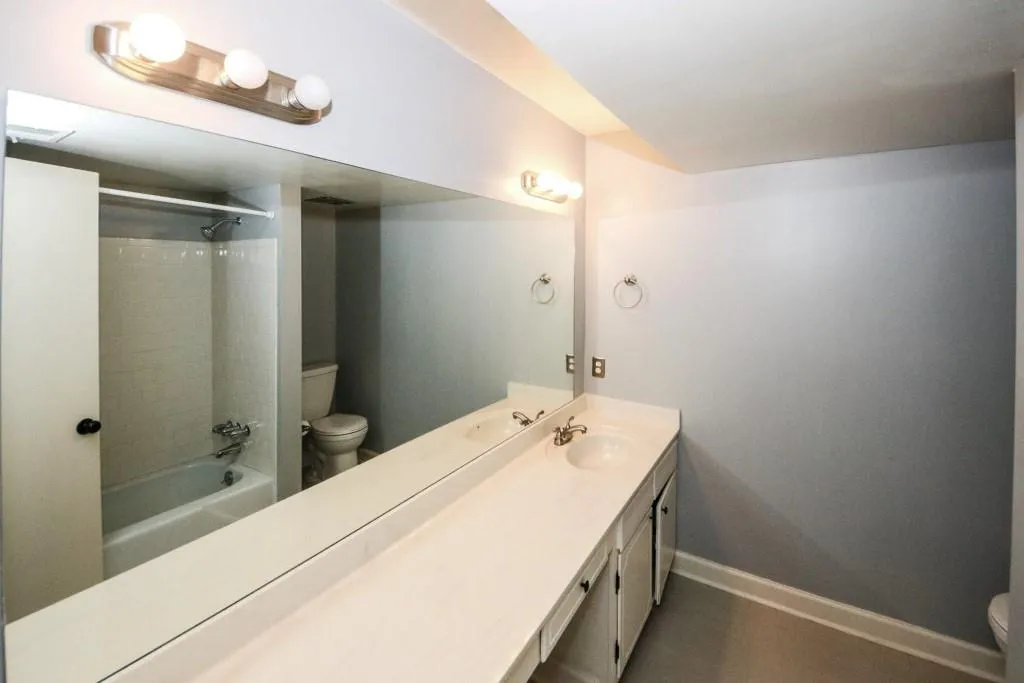 6851 Roswell Road Ne Unit F2, Atlanta, Georgia 30328, 2 Bedrooms Bedrooms, ,2 BathroomsBathrooms,Residential,Sold,6851 Roswell Road Ne Unit F2,6736466