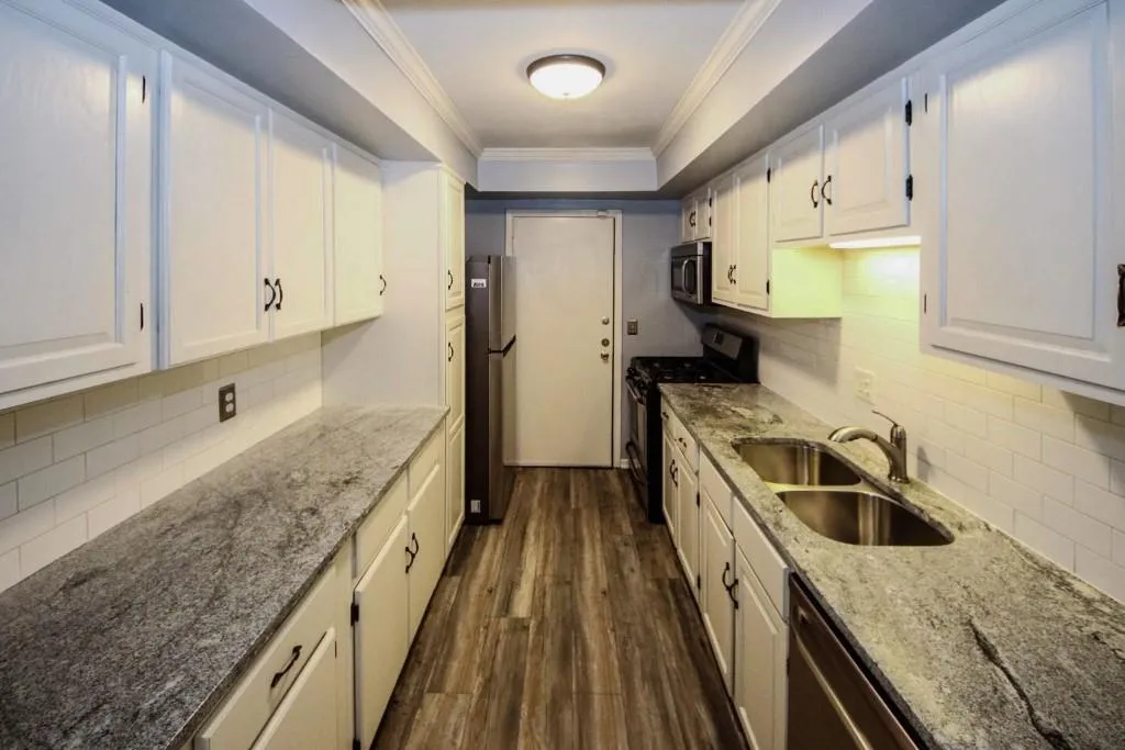 6851 Roswell Road Ne Unit F2, Atlanta, Georgia 30328, 2 Bedrooms Bedrooms, ,2 BathroomsBathrooms,Residential,Sold,6851 Roswell Road Ne Unit F2,6736466