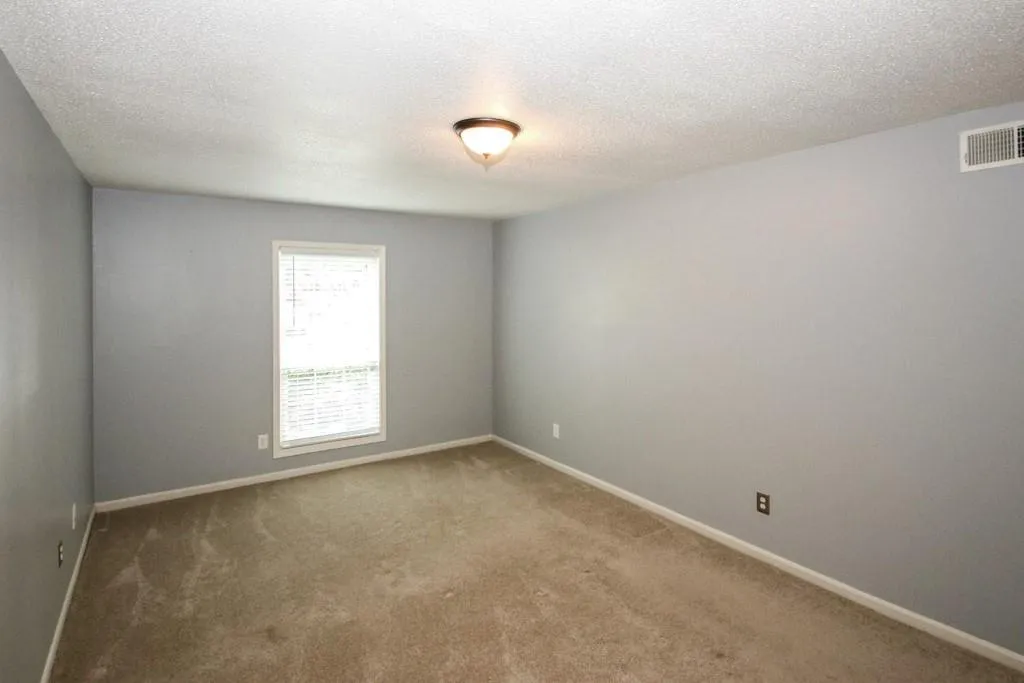 6851 Roswell Road Ne Unit F2, Atlanta, Georgia 30328, 2 Bedrooms Bedrooms, ,2 BathroomsBathrooms,Residential,Sold,6851 Roswell Road Ne Unit F2,6736466