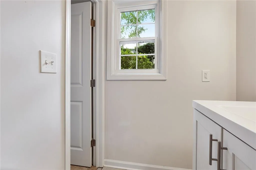 355 Winding River Drive Unit E, Sandy Springs, Georgia 30350, 2 Bedrooms Bedrooms, ,2 BathroomsBathrooms,Residential,Sold,355 Winding River Drive Unit E,6618817