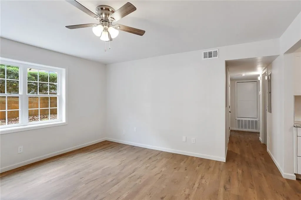 355 Winding River Drive Unit E, Sandy Springs, Georgia 30350, 2 Bedrooms Bedrooms, ,2 BathroomsBathrooms,Residential,Sold,355 Winding River Drive Unit E,6618817