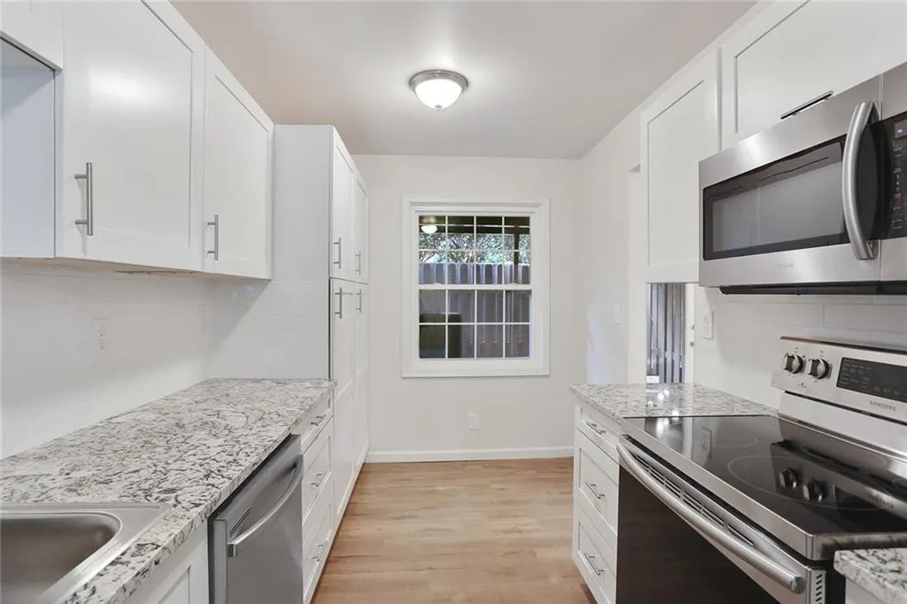 355 Winding River Drive Unit E, Sandy Springs, Georgia 30350, 2 Bedrooms Bedrooms, ,2 BathroomsBathrooms,Residential,Sold,355 Winding River Drive Unit E,6618817