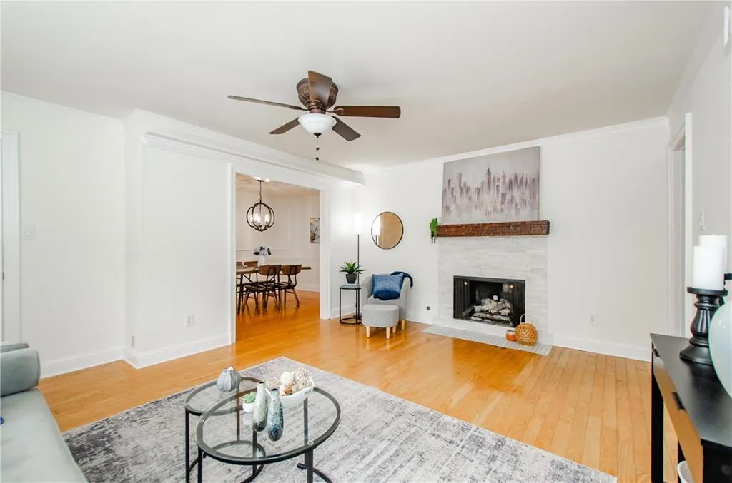 5400 Roswell Road Unit D4, Sandy Springs, Georgia 30342, 3 Bedrooms Bedrooms, 0 ,2 BathroomsBathrooms,Residential,For Sale,5400 Roswell Road Unit D4,7831381