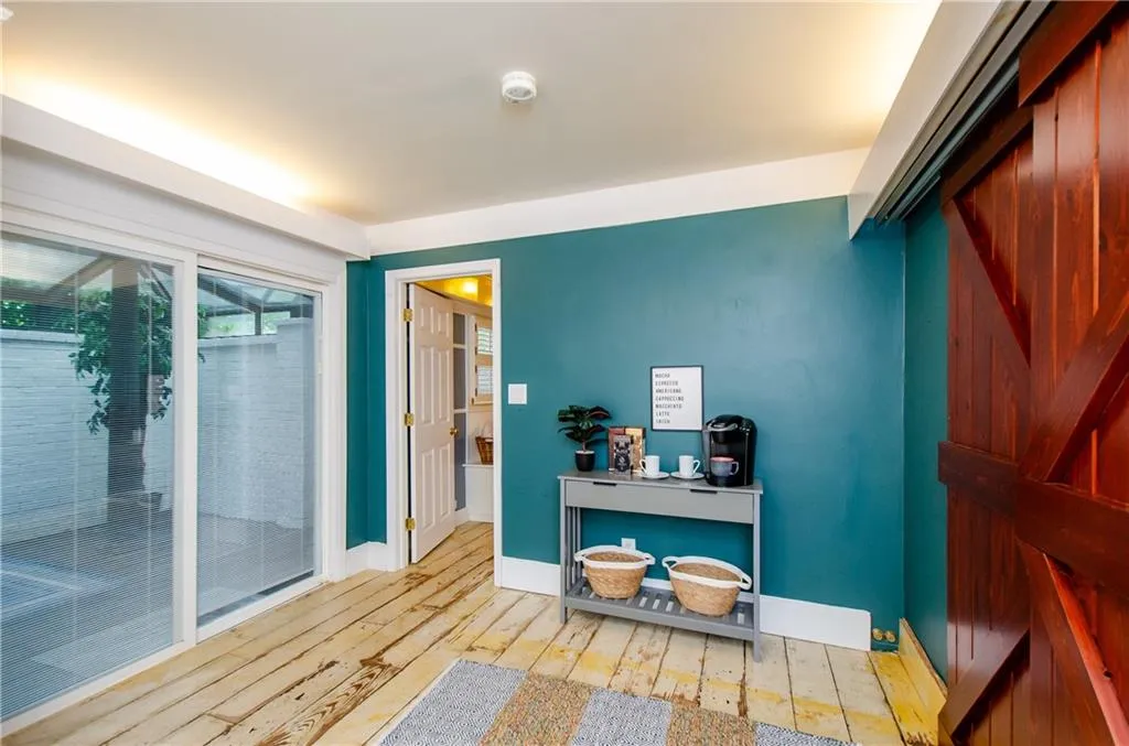 5400 Roswell Road Unit D4, Sandy Springs, Georgia 30342, 3 Bedrooms Bedrooms, 0 ,2 BathroomsBathrooms,Residential,For Sale,5400 Roswell Road Unit D4,7831381