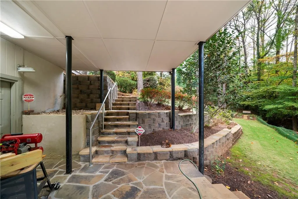 5525 Whitner Drive, Sandy Springs, Georgia 30327, 4 Bedrooms Bedrooms, ,2 BathroomsBathrooms,Residential,Sold,5525 Whitner Drive,7523747