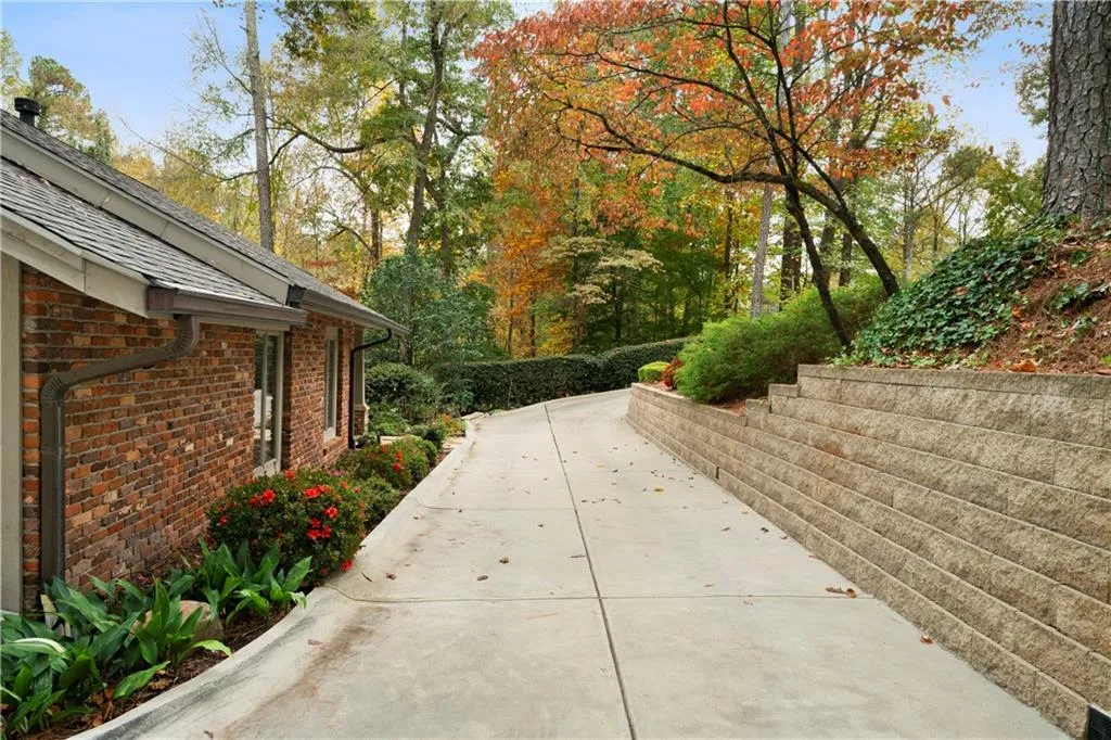 5525 Whitner Drive, Sandy Springs, Georgia 30327, 4 Bedrooms Bedrooms, ,2 BathroomsBathrooms,Residential,Sold,5525 Whitner Drive,7523747