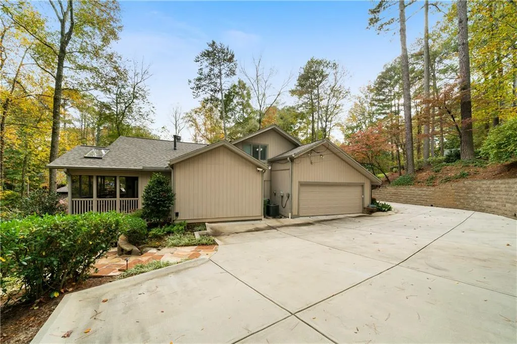 5525 Whitner Drive, Sandy Springs, Georgia 30327, 4 Bedrooms Bedrooms, ,2 BathroomsBathrooms,Residential,Sold,5525 Whitner Drive,7523747