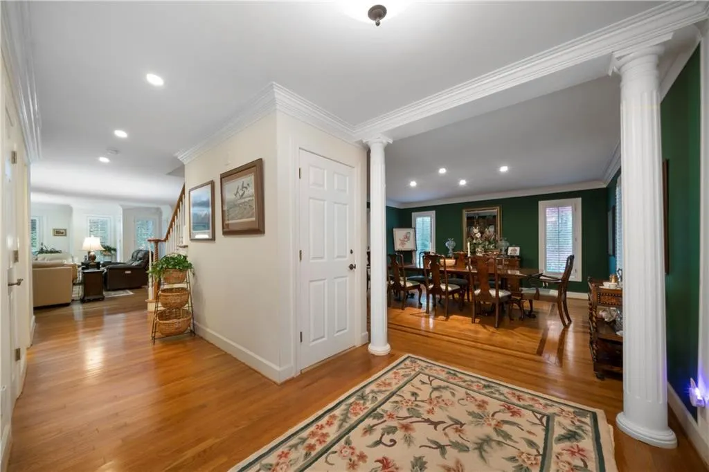 5525 Whitner Drive, Sandy Springs, Georgia 30327, 4 Bedrooms Bedrooms, ,2 BathroomsBathrooms,Residential,Sold,5525 Whitner Drive,7523747