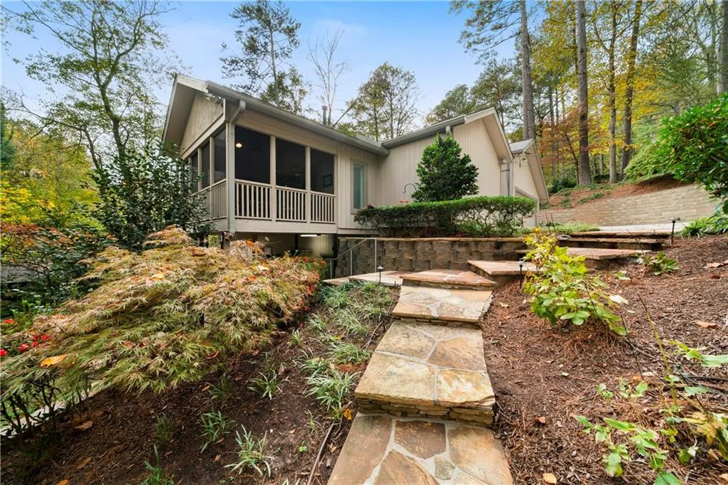 5525 Whitner Drive, Sandy Springs, Georgia 30327, 4 Bedrooms Bedrooms, ,2 BathroomsBathrooms,Residential,Sold,5525 Whitner Drive,7523747