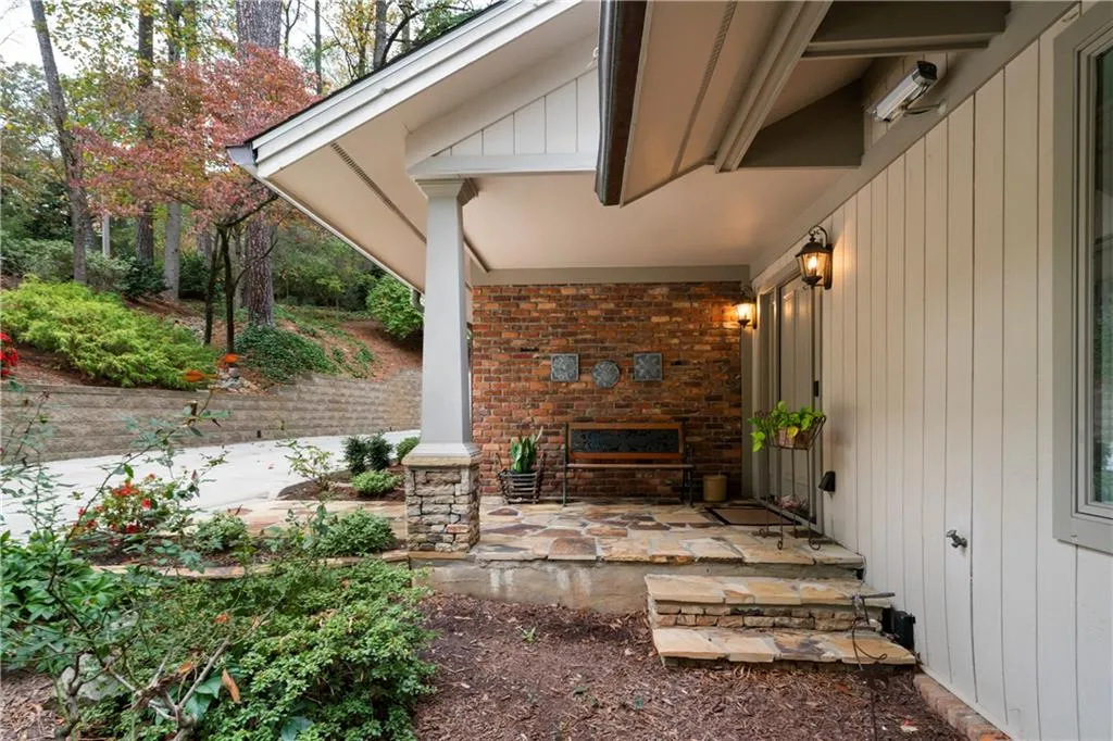 5525 Whitner Drive, Sandy Springs, Georgia 30327, 4 Bedrooms Bedrooms, ,2 BathroomsBathrooms,Residential,Sold,5525 Whitner Drive,7523747