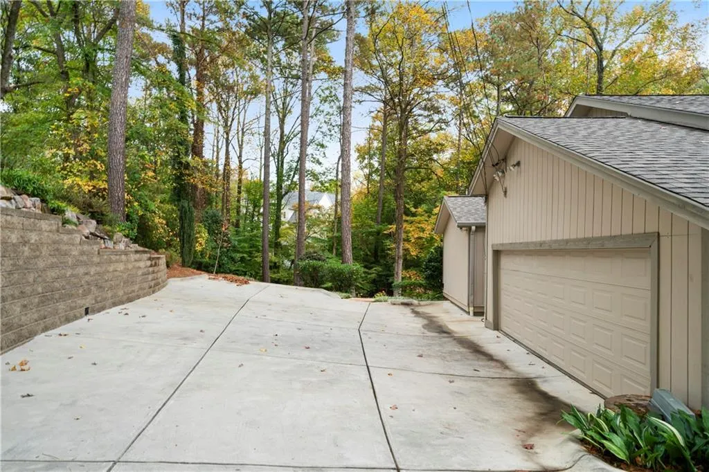 5525 Whitner Drive, Sandy Springs, Georgia 30327, 4 Bedrooms Bedrooms, ,2 BathroomsBathrooms,Residential,Sold,5525 Whitner Drive,7523747
