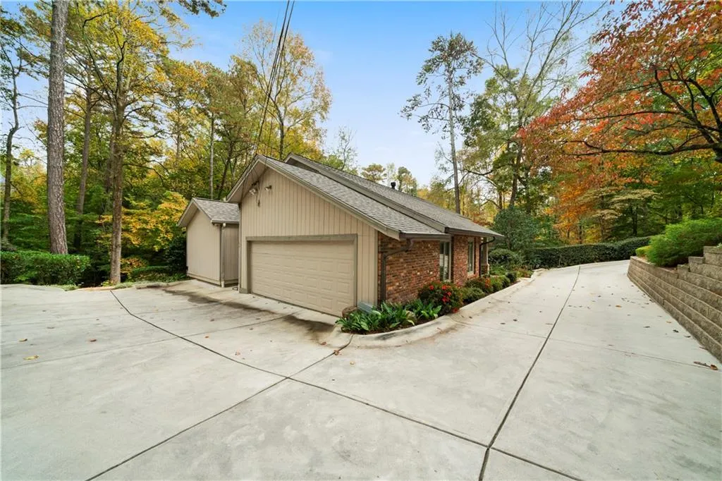 5525 Whitner Drive, Sandy Springs, Georgia 30327, 4 Bedrooms Bedrooms, ,2 BathroomsBathrooms,Residential,Sold,5525 Whitner Drive,7523747