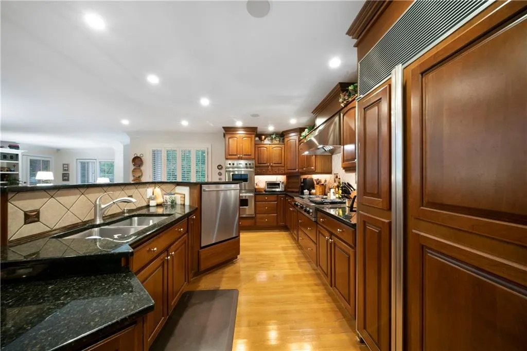 5525 Whitner Drive, Sandy Springs, Georgia 30327, 4 Bedrooms Bedrooms, ,2 BathroomsBathrooms,Residential,Sold,5525 Whitner Drive,7523747
