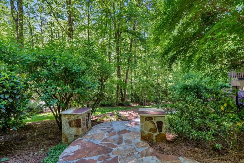 7360 Dunraven Place, Sandy Springs, Georgia 30328, 6 Bedrooms Bedrooms, ,5 BathroomsBathrooms,Residential,Sold,7360 Dunraven Place,6543227
