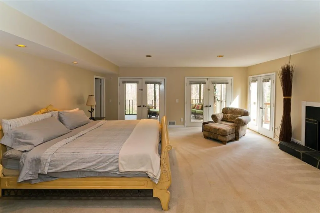 155 N Mill Road Nw, Sandy Springs, Georgia 30328, 5 Bedrooms Bedrooms, ,3 BathroomsBathrooms,Residential,Sold,155 N Mill Road Nw,5981394