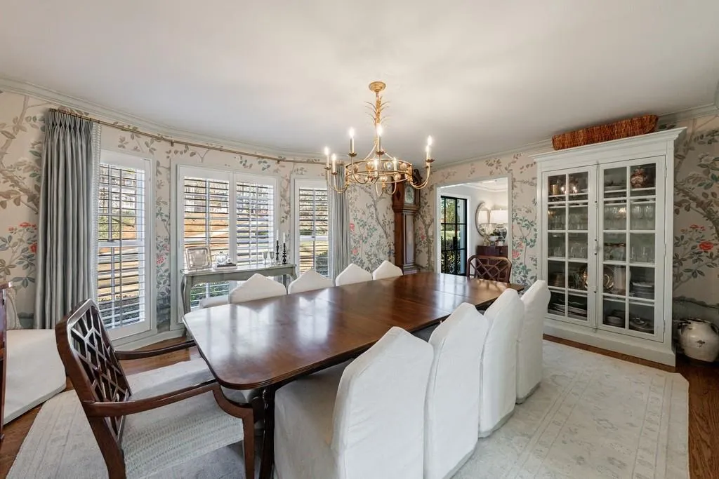 6250 Weatherly Drive, Atlanta, Georgia 30328, 5 Bedrooms Bedrooms, ,3 BathroomsBathrooms,Residential,For Sale,6250 Weatherly Drive,7713795