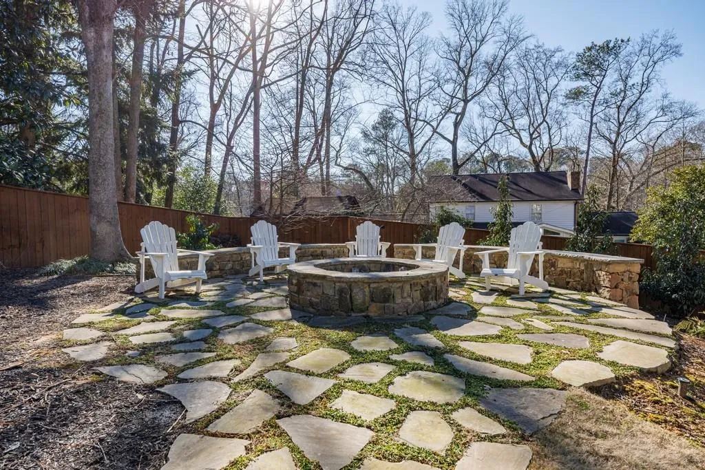 6250 Weatherly Drive, Atlanta, Georgia 30328, 5 Bedrooms Bedrooms, ,3 BathroomsBathrooms,Residential,For Sale,6250 Weatherly Drive,7713795