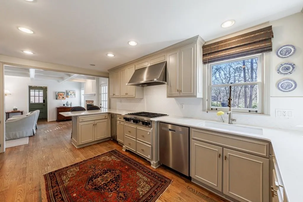 6250 Weatherly Drive, Atlanta, Georgia 30328, 5 Bedrooms Bedrooms, ,3 BathroomsBathrooms,Residential,For Sale,6250 Weatherly Drive,7713795